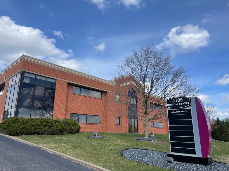 4105 Holiday St NW, Canton, OH for lease - Building Photo - Image 3 of 7