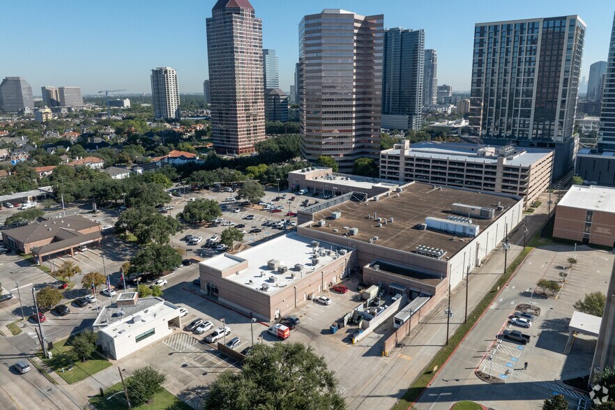 5161 San Felipe St, Houston, TX à louer - Photo du bâtiment - Image 3 de 13