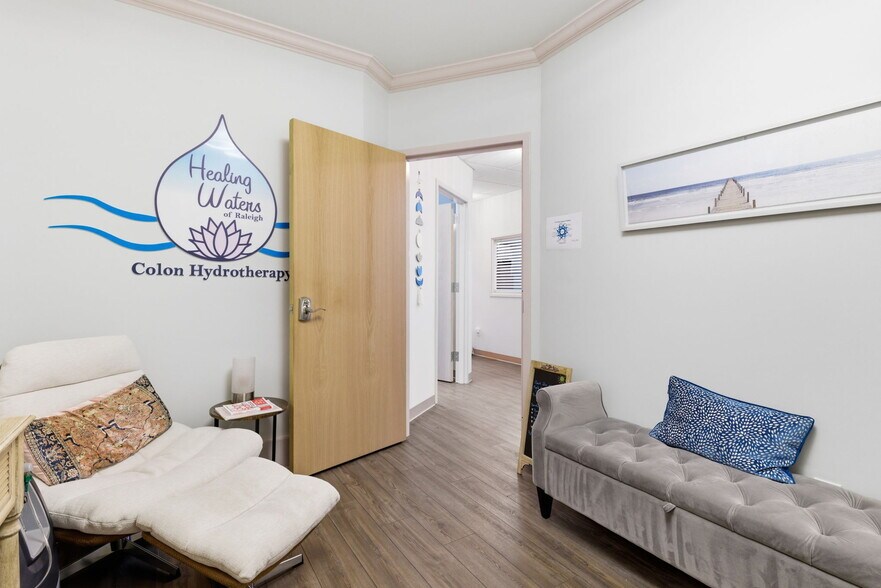 181 Wind Chime Ct, Raleigh, NC for lease - Interior Photo - Image 3 of 18