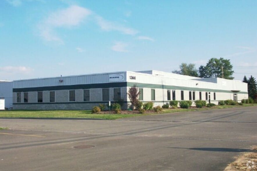 1300 College Ave, Elmira, NY à louer - Hall d’entrée - Image 2 de 9