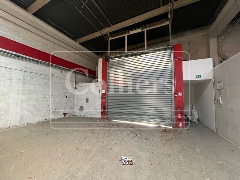 Flex in Vitrolles for lease - Interior Photo - Image 3 of 10