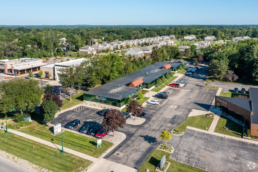 43050 Ford Rd, Canton Township, MI à louer - Aérien - Image 2 de 5