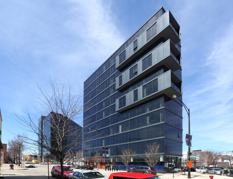 2291 N Milwaukee Ave, Chicago, IL à louer - Photo du bâtiment - Image 3 de 9