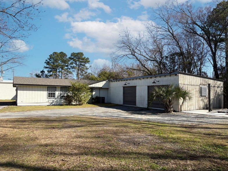 2744 Louisville Rd, Savannah, GA à vendre - Photo du bâtiment - Image 2 de 7