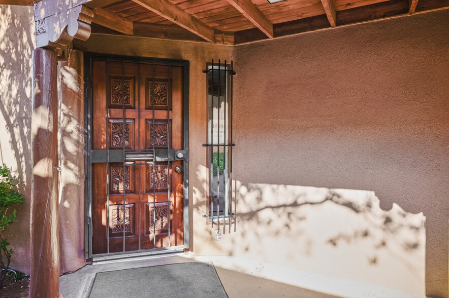 1464 S Saint Francis Dr, Santa Fe, NM à vendre - Photo du bâtiment - Image 3 de 16
