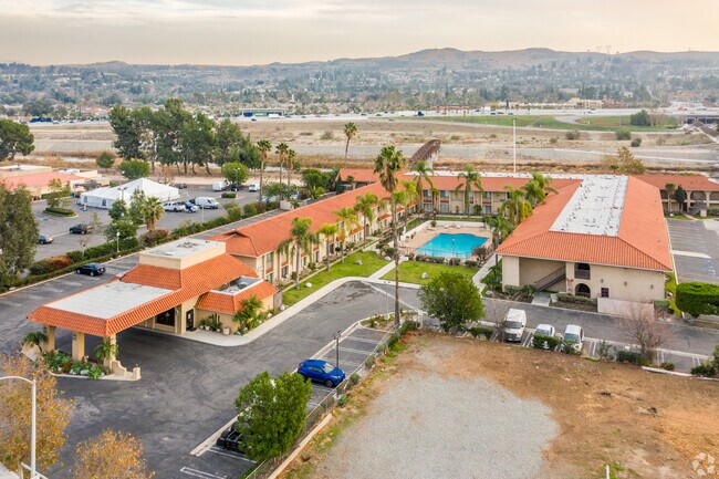 More details for 5710 E La Palma Ave, Anaheim, CA - Multifamily for Sale