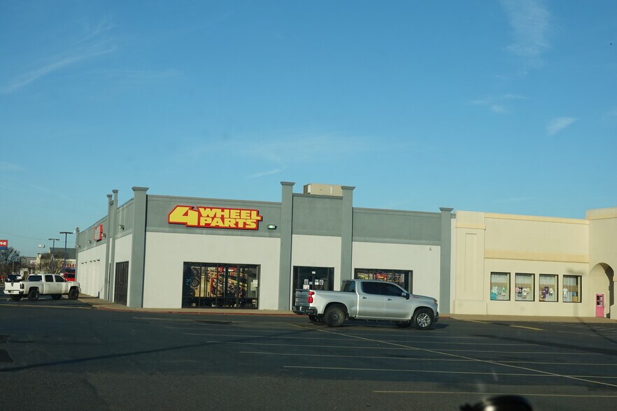 2001 Airline Dr, Bossier City, LA à louer - Photo du bâtiment - Image 2 de 10