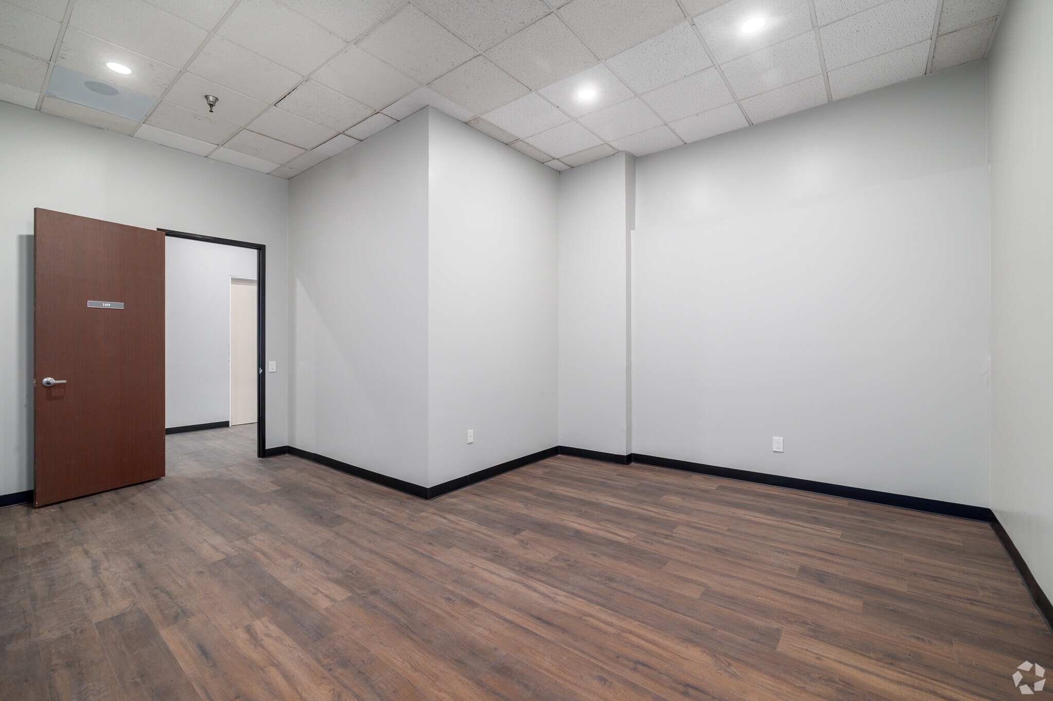 1611 W Pomona Rd, Corona, CA for lease Interior Photo- Image 1 of 1
