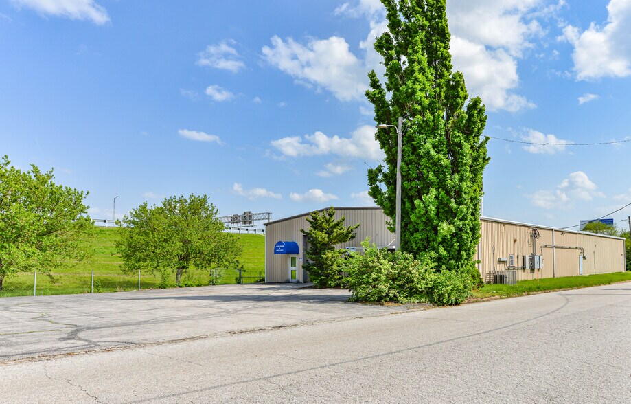 6556 Jonas Pl, Berkeley, MO à vendre - Photo du bâtiment - Image 3 de 22