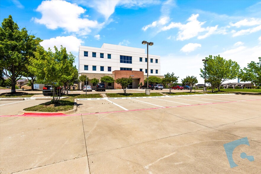 1026 Texan Trl, Grapevine, TX for lease - Building Photo - Image 2 of 17