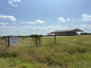 94600 I-37, Pleasanton, TX à louer Photo intérieure- Image 1 de 17