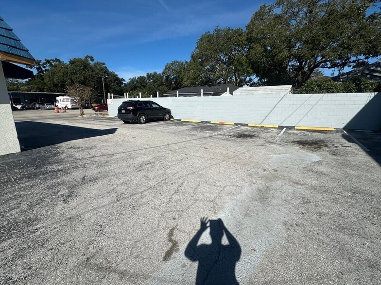 4323 W Bay To Bay Blvd, Tampa, FL for sale - Building Photo - Image 2 of 10