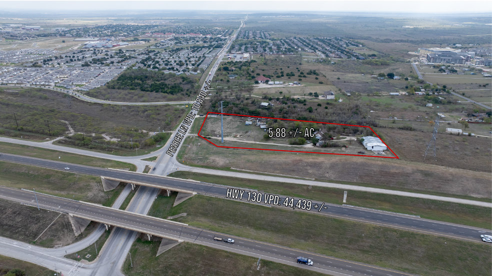 11709 Pearce Ln, Del Valle, TX à vendre - Photo du bâtiment - Image 1 de 7