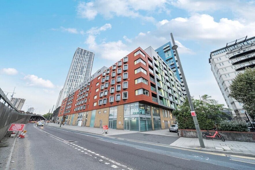 14 High St, Londres à vendre - Photo du bâtiment - Image 3 de 24