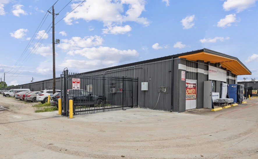 Exchange on Bissonnet Portfolio Sale portfolio of 4 properties for sale on LoopNet.ca - Building Photo - Image 3 of 13