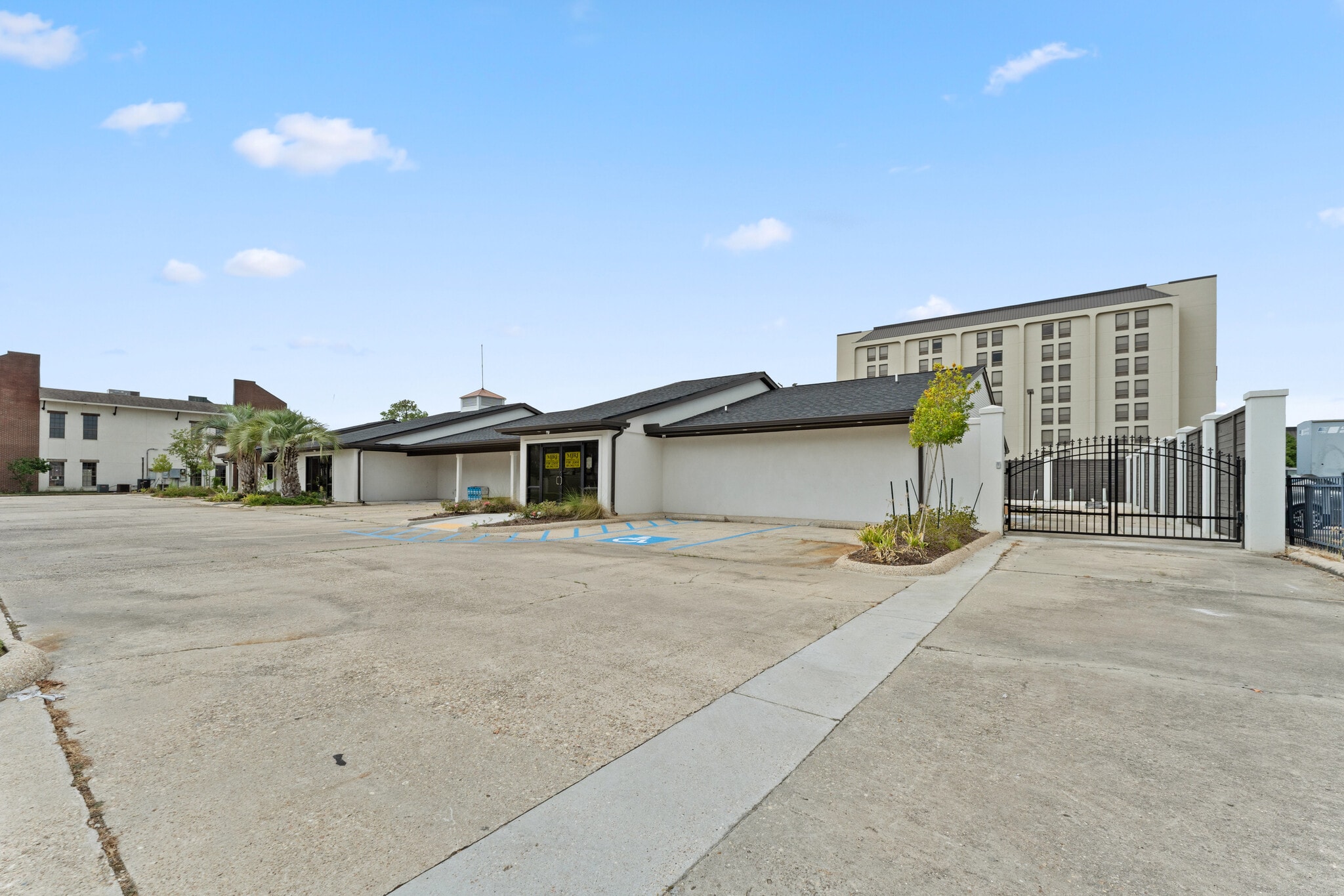 2726 Continental Dr, Baton Rouge, LA à louer Photo intérieure- Image 1 de 15