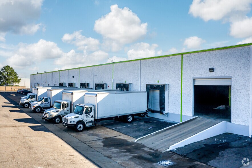 4430-4444 Delp St, Memphis, TN à louer - Photo du bâtiment - Image 3 de 9