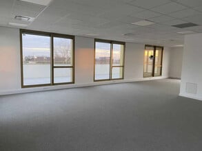 Office in Dardilly for lease Interior Photo- Image 2 of 8