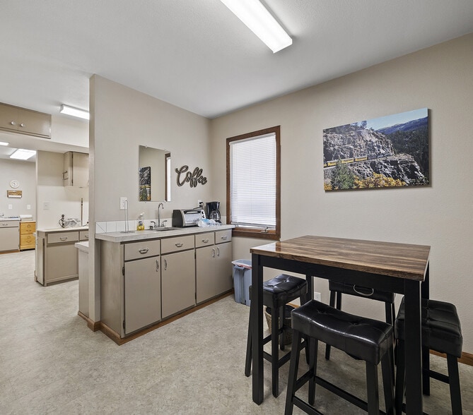 1513 Riverside Ave, Fort Collins, CO for sale - Interior Photo - Image 2 of 9