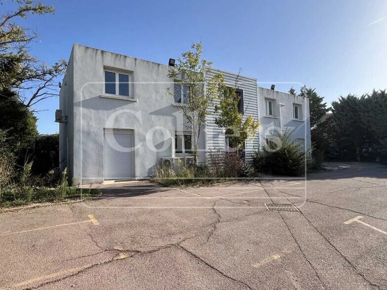 795 Rue André Ampère, Aix-en-Provence à louer - Photo du bâtiment - Image 2 de 14