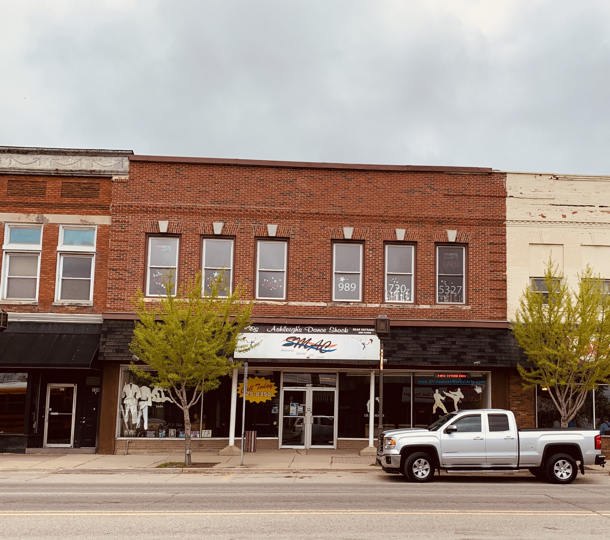 204 W Main St, Owosso, MI for sale Primary Photo- Image 1 of 1