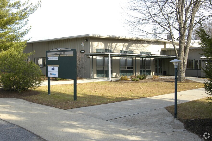 431 New Karner Rd, Colonie, NY à louer - Photo du bâtiment - Image 2 de 19