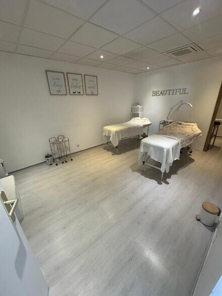Flex in Vigneux-sur-Seine for lease - Interior Photo - Image 3 of 5