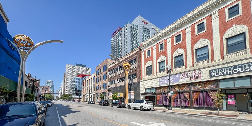 2215 S Michigan Ave, Chicago, IL à vendre - Photo du bâtiment - Image 3 de 22