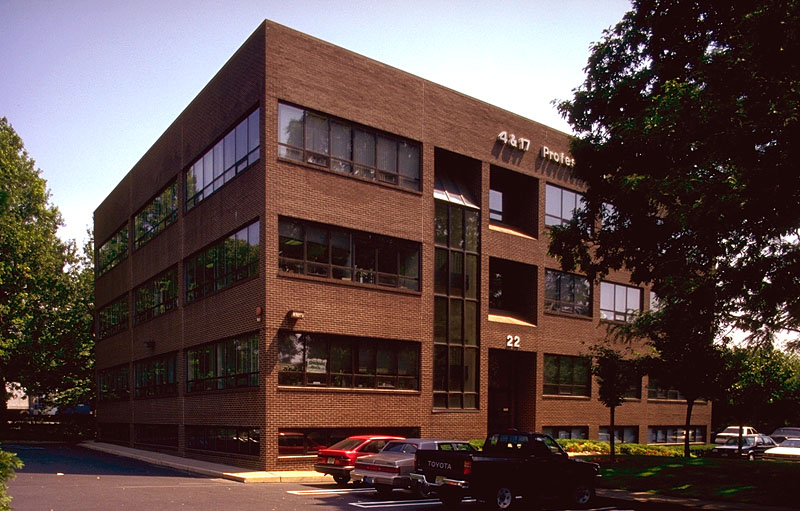 22 Madison Ave, Paramus, NJ à vendre - Photo du bâtiment - Image 2 de 8