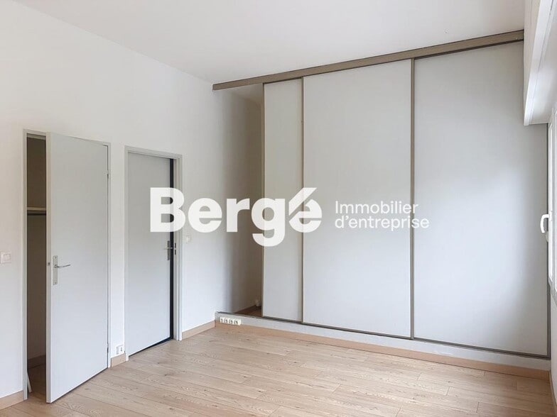Office in Cagnes-sur-Mer for sale - Building Photo - Image 3 of 7