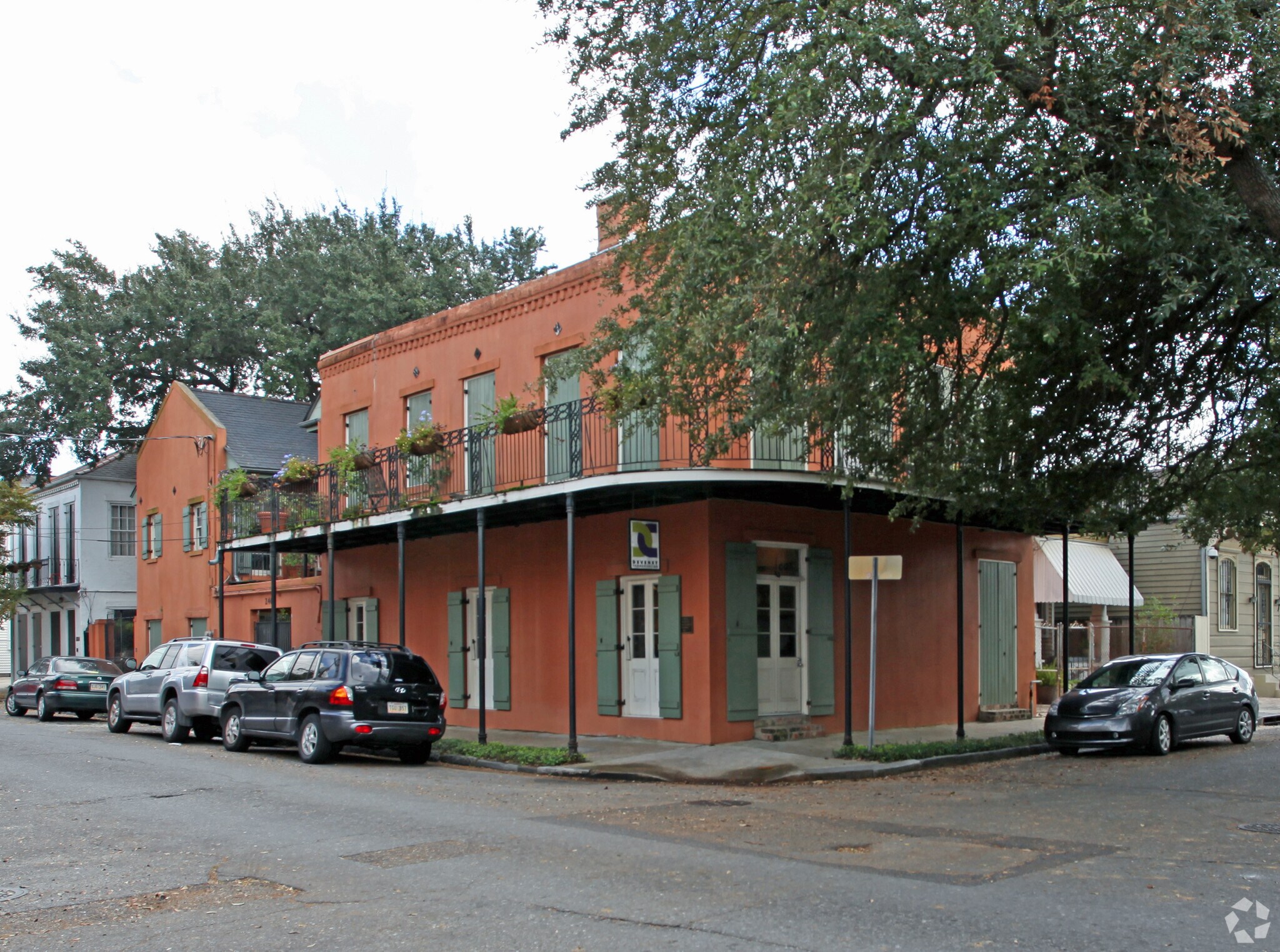 2406-2408 Chartres St, New Orleans, LA à louer Photo principale- Image 1 de 17