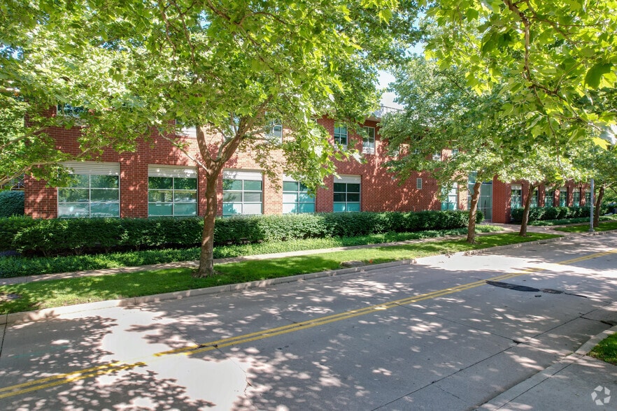 700 Waterfront Dr, Pittsburgh, PA for sale - Primary Photo - Image 1 of 5