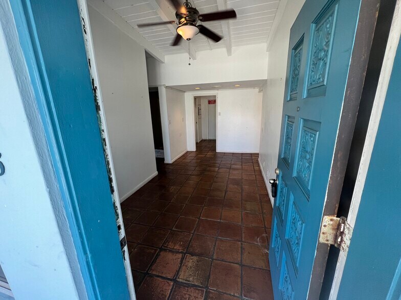 215 NW 3rd St, Boynton Beach, FL à louer - Photo du bâtiment - Image 2 de 14