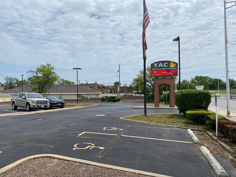 25 E 16th St, Chicago Heights, IL à vendre - Photo du bâtiment - Image 2 de 20