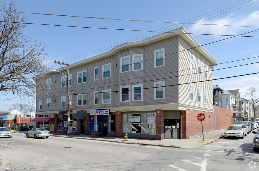 521-541 Dexter St, Central Falls, RI à vendre - Photo principale - Image 1 de 1