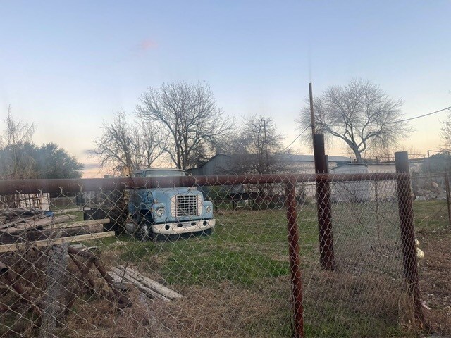 136,144 Kelsey Ave portfolio of 2 properties for sale on LoopNet.ca - Building Photo - Image 2 of 8