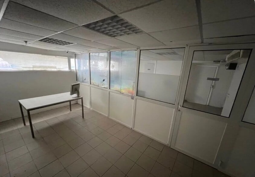 Retail in Montpellier for lease - Interior Photo - Image 3 of 4