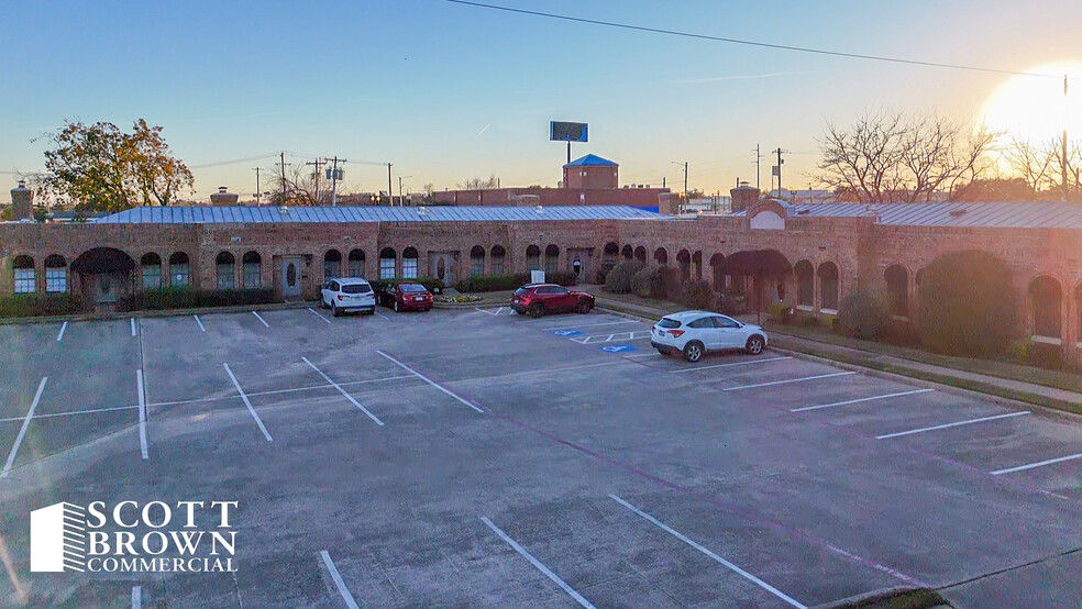 131 Degan Ave, Lewisville, TX for lease - Building Photo - Image 2 of 9