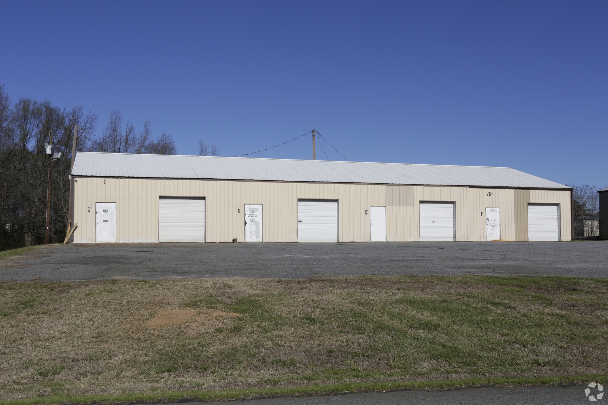 992 W Park Dr, Anderson, SC for lease Primary Photo- Image 1 of 4