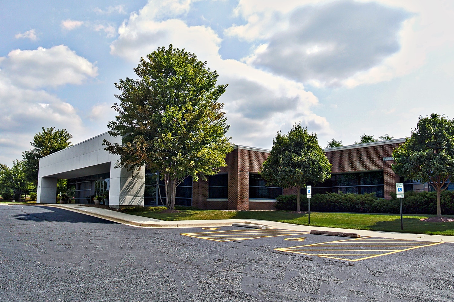 27475 Ferry Rd, Warrenville, IL for lease Primary Photo- Image 1 of 22