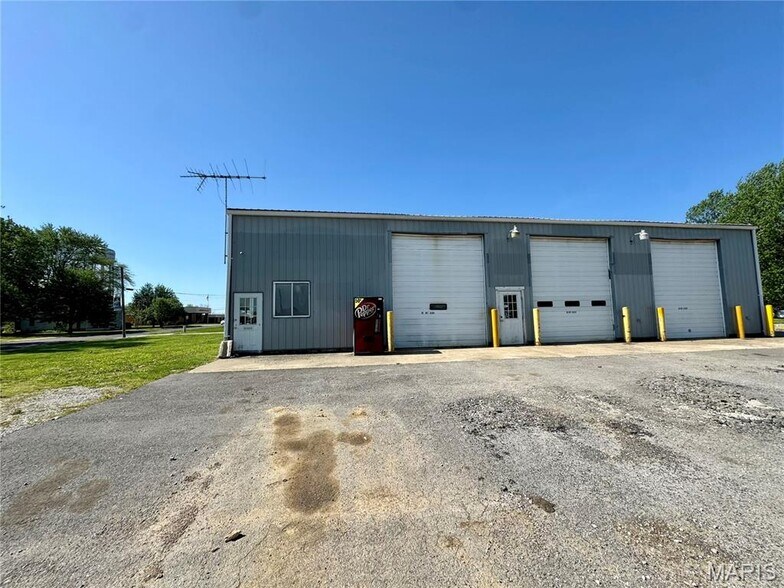 100 W Foreman St, Jonesburg, MO à vendre - Photo du bâtiment - Image 3 de 13