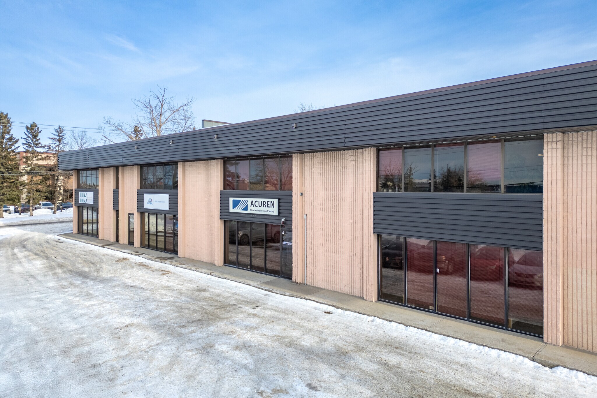 1411 25th Ave NE, Calgary, AB for sale Primary Photo- Image 1 of 1