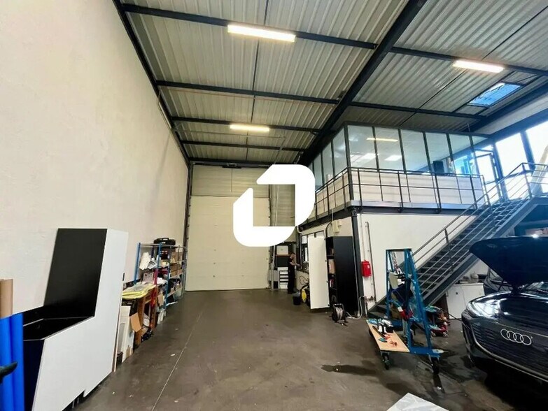 Bureau dans Saint-Fons à louer - Photo intérieure - Image 3 de 9