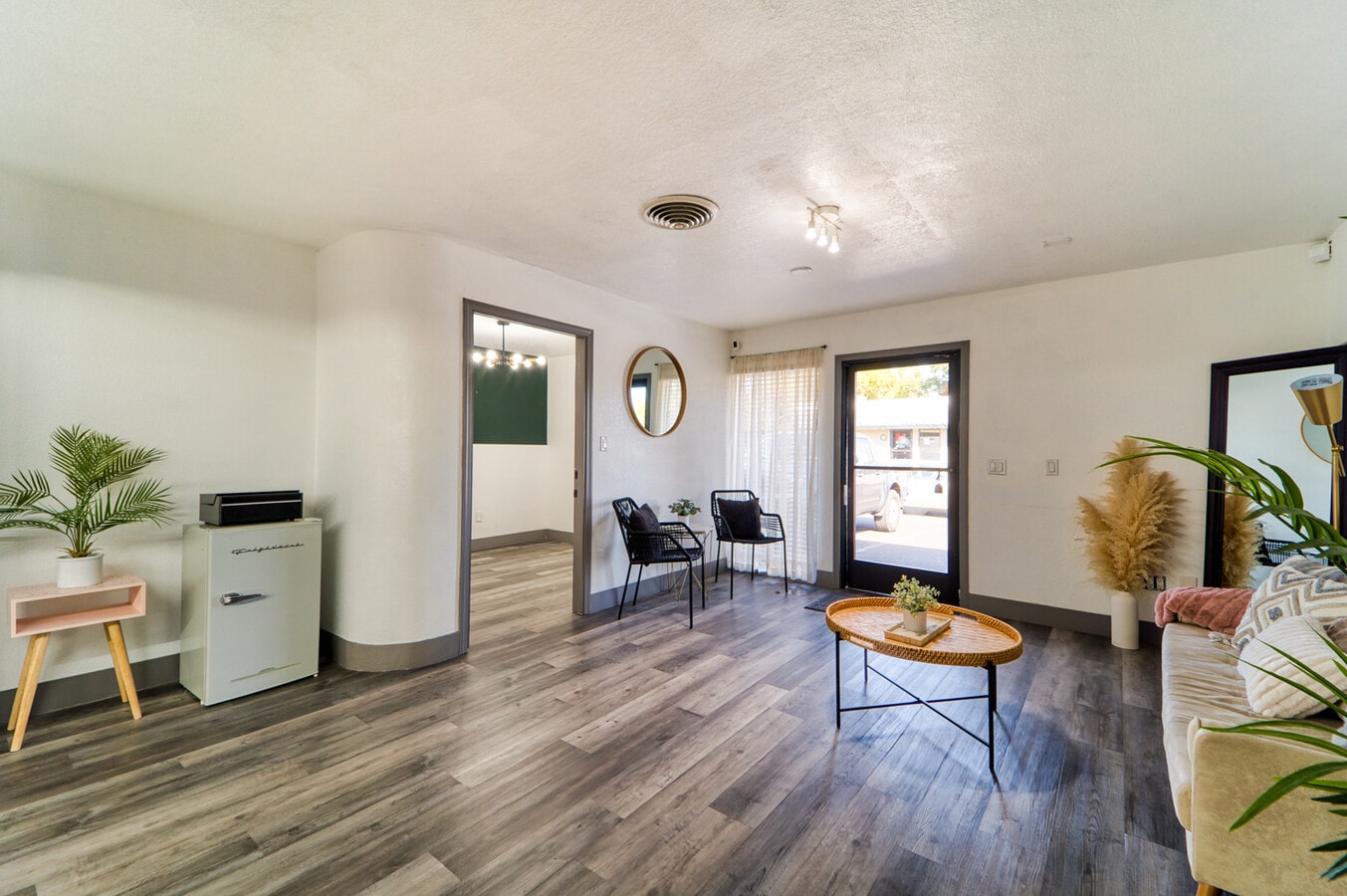 1547 Starr Dr, Yuba City, CA 95993 - Unité K - - Photo intérieure - Image 2 of 11