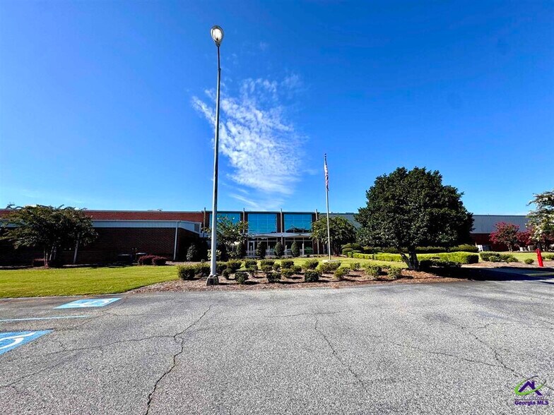 801 Valley Dr, Perry, GA à louer - Photo du bâtiment - Image 3 de 30