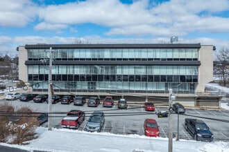 355 N 21st St, Camp Hill, PA à louer Photo du bâtiment- Image 2 de 5