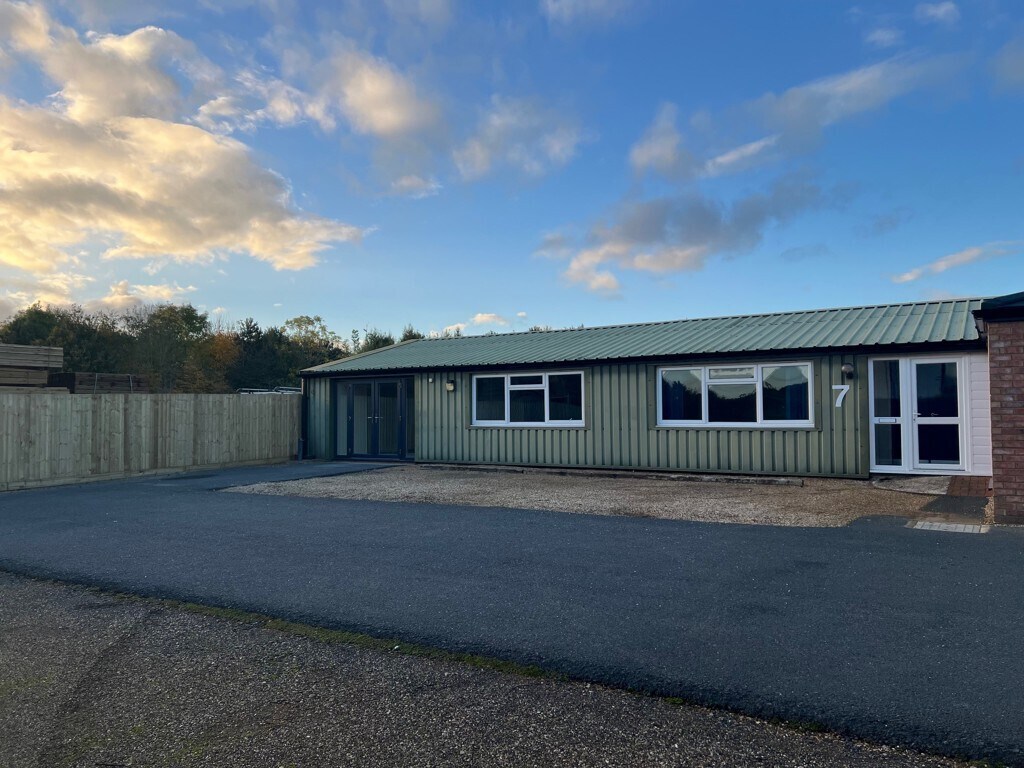 7 Red House Ln, Hannington à louer Photo principale- Image 1 de 2