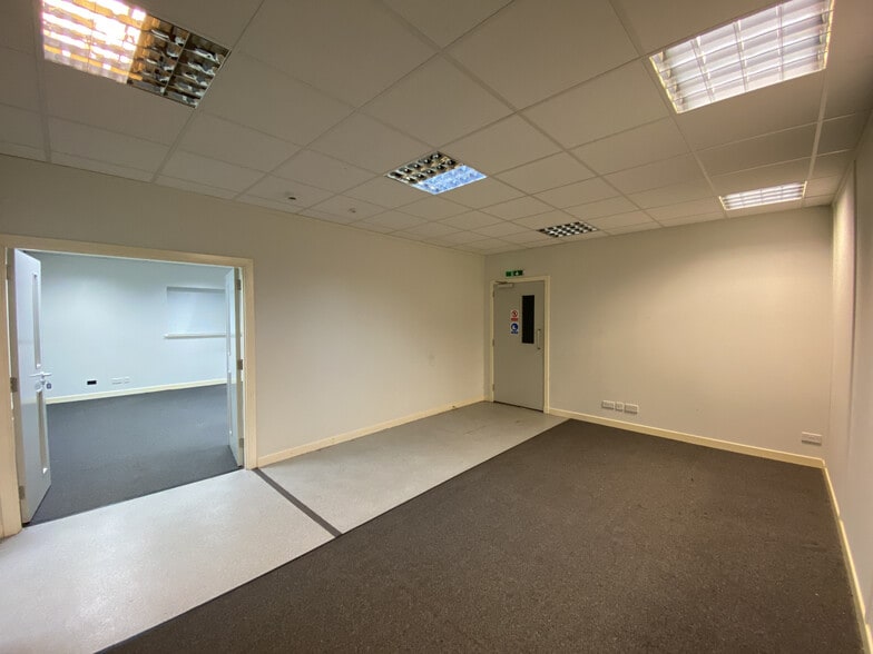 Balgownie Rd, Bridge Of Don for lease - Interior Photo - Image 2 of 6