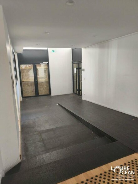 Bureau dans Nantes à vendre - Photo du bâtiment - Image 2 de 12