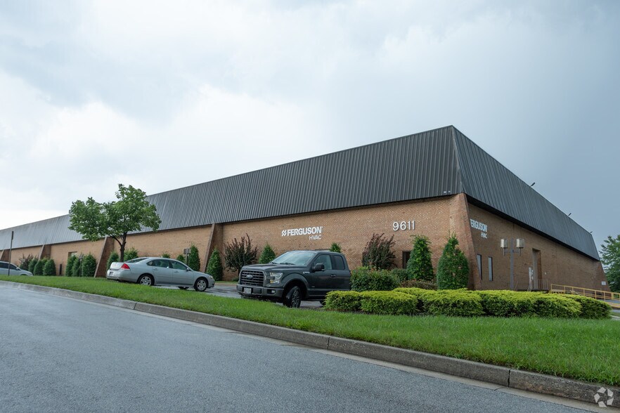 9611 Pulaski Park Dr, Middle River, MD à louer - Photo principale - Image 1 de 6